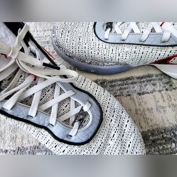 Nike Lebanon Pink Diamond Collection White Sneakers Size 15 - Picture 8 of 12